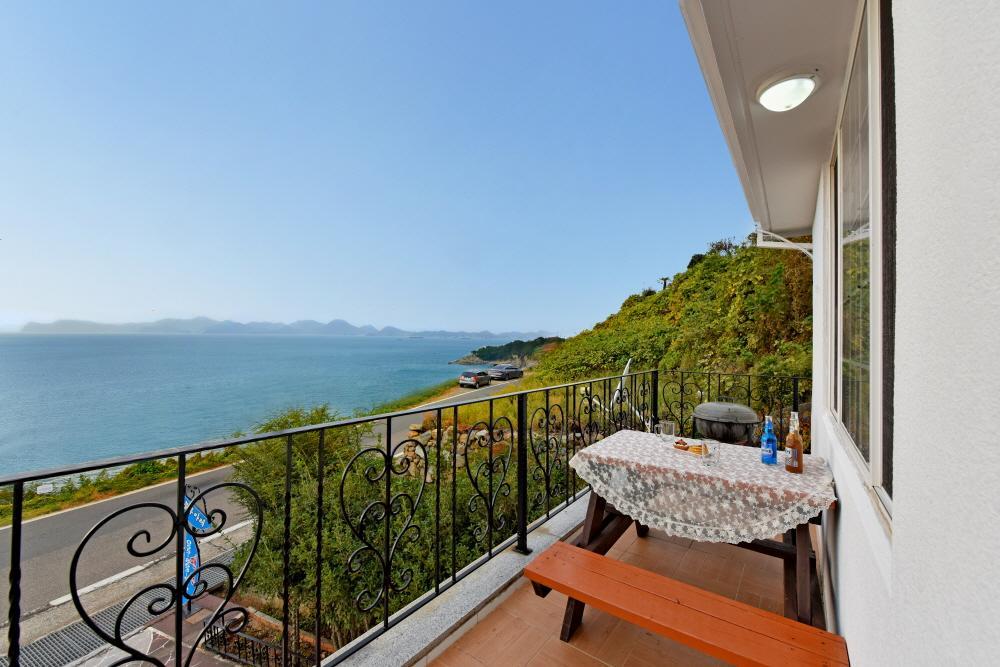 Namhae Bluemare Pension Kültér fotó