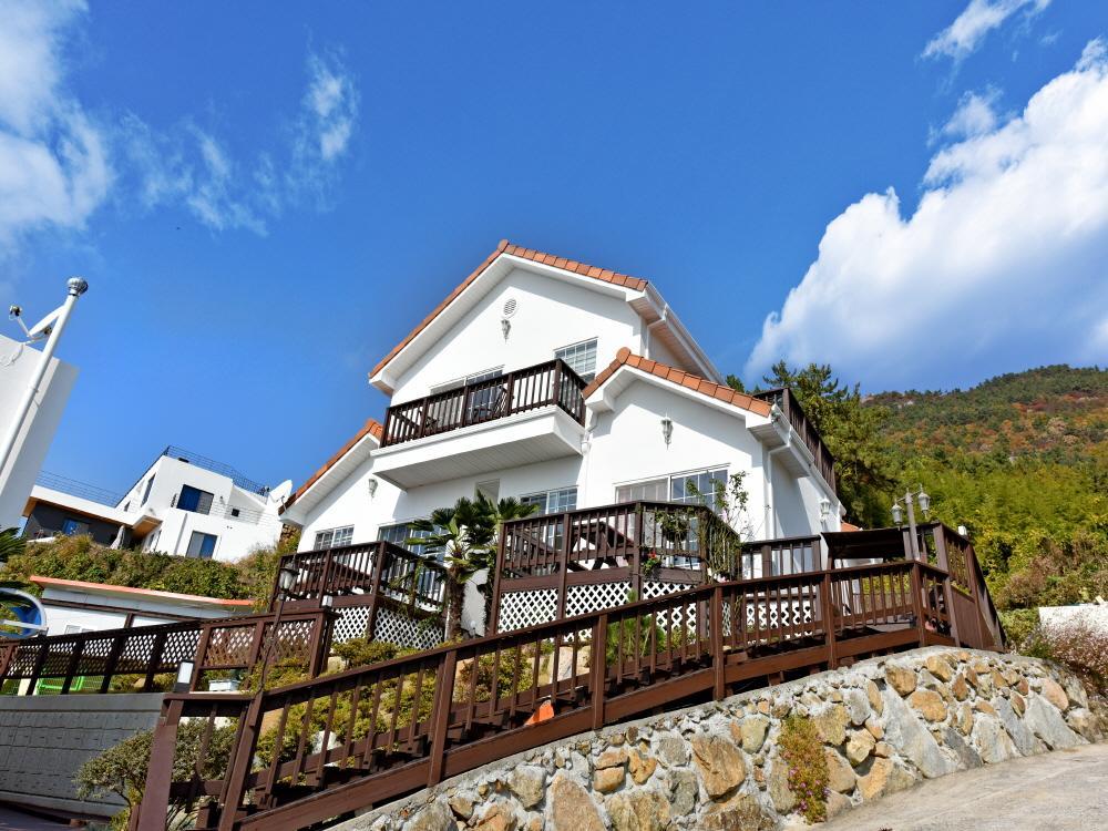 Namhae Bluemare Pension Kültér fotó