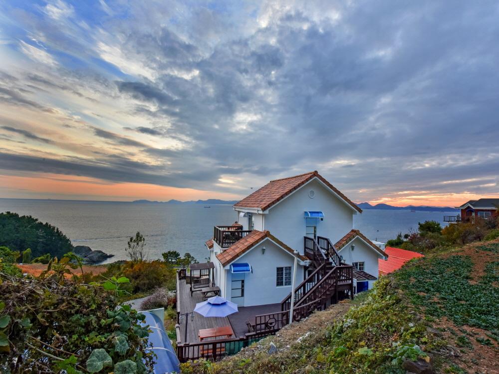 Namhae Bluemare Pension Kültér fotó
