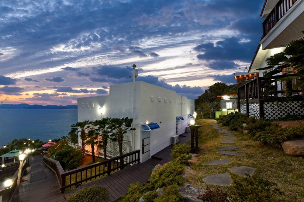Namhae Bluemare Pension Kültér fotó
